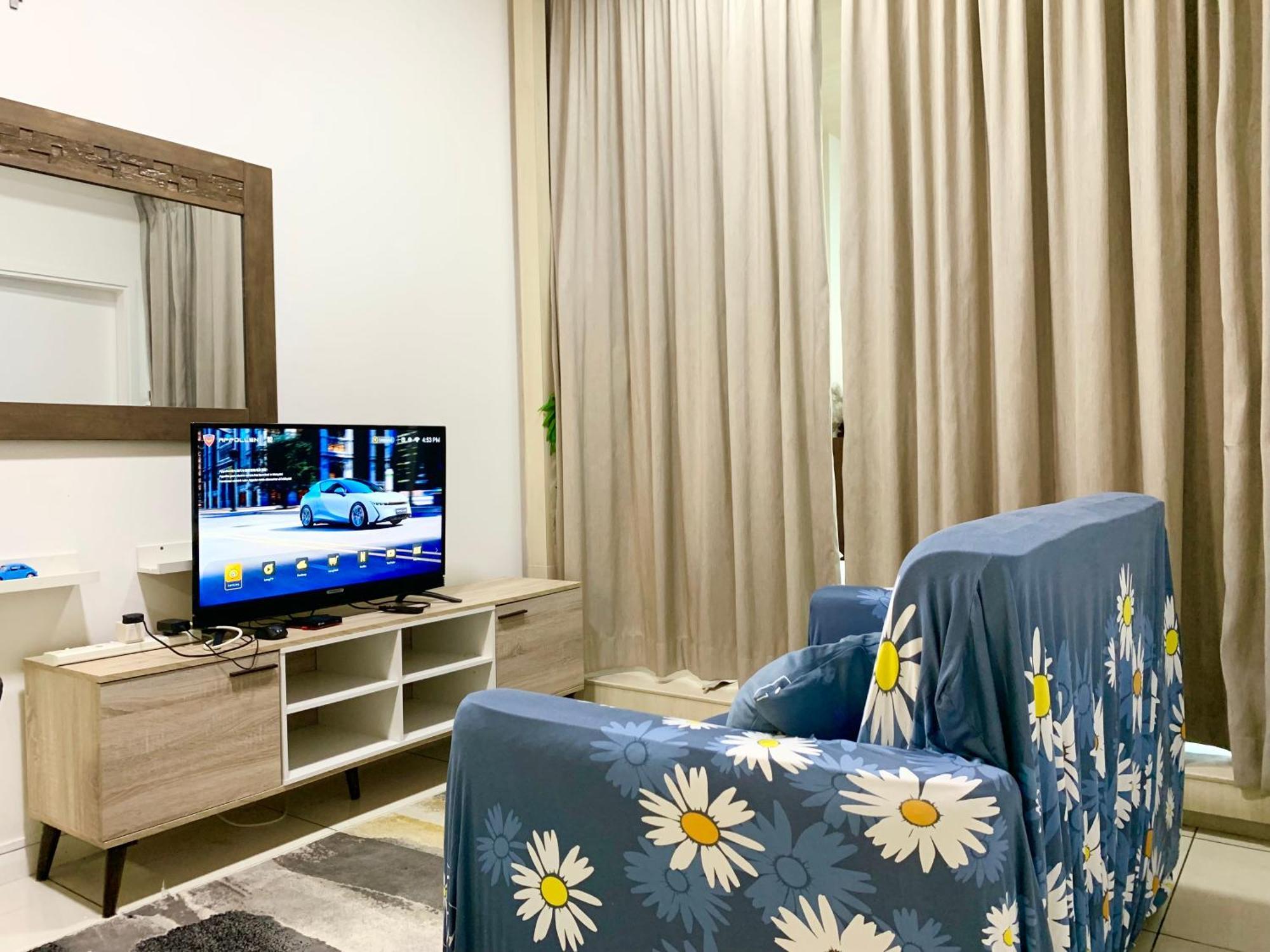 Sunset Seaview Vacation Condos @ Infinity Avenue Kota Kinabalu Room photo