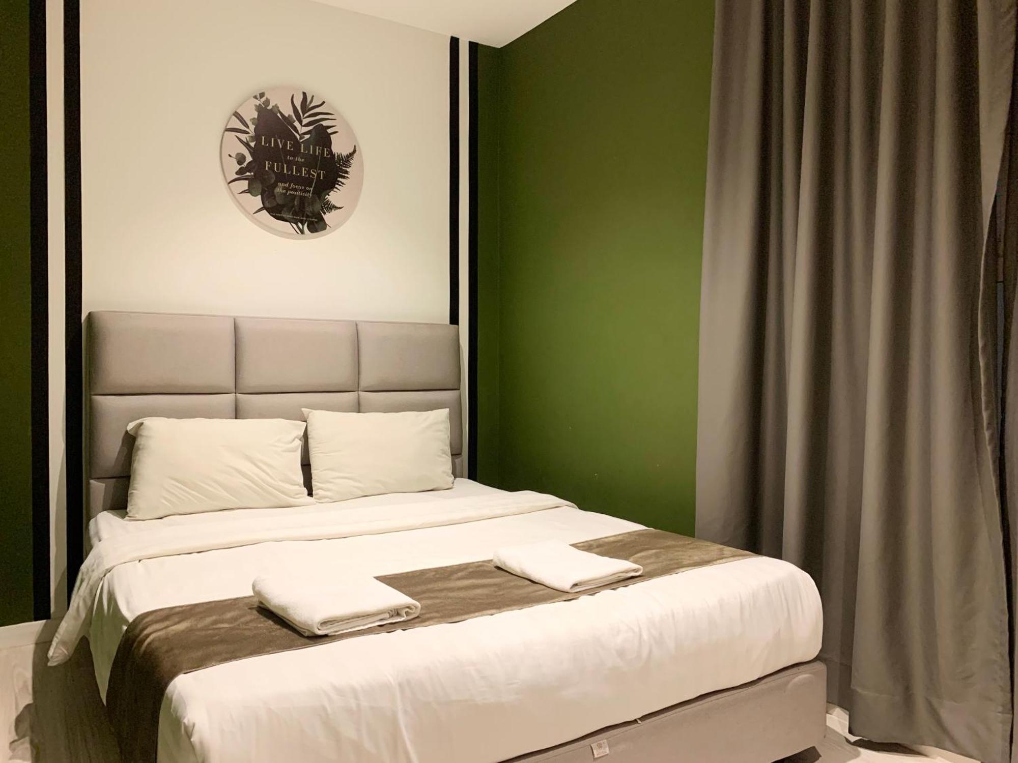 Sunset Seaview Vacation Condos @ Infinity Avenue Kota Kinabalu Room photo