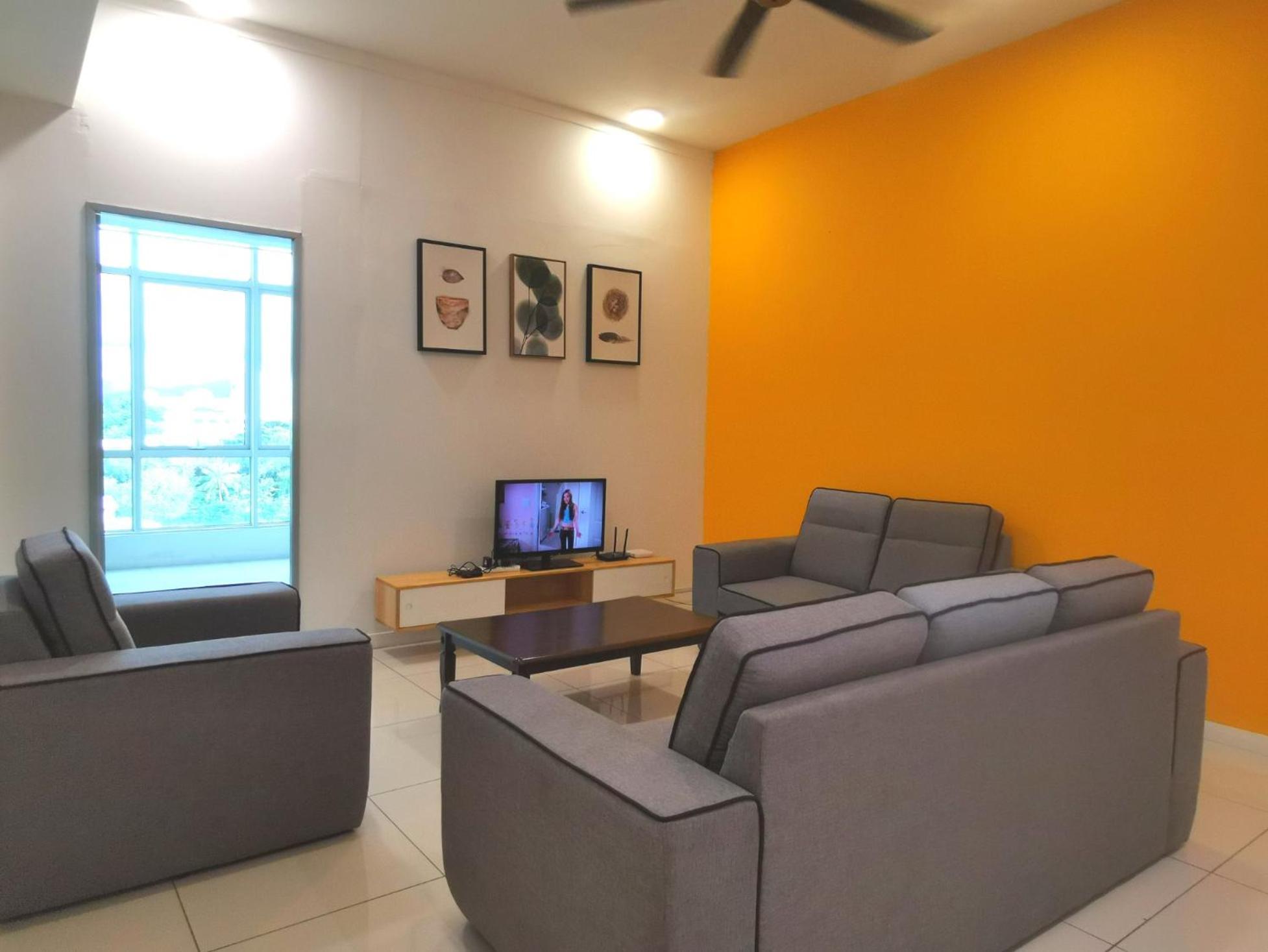Sunset Seaview Vacation Condos @ Infinity Avenue Kota Kinabalu Room photo